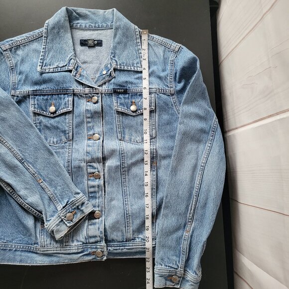 IZOD Jeans Vintage Women’s L, 100% Cotton Classic Denim Jean Jacket, Like New - Picture 10 of 10